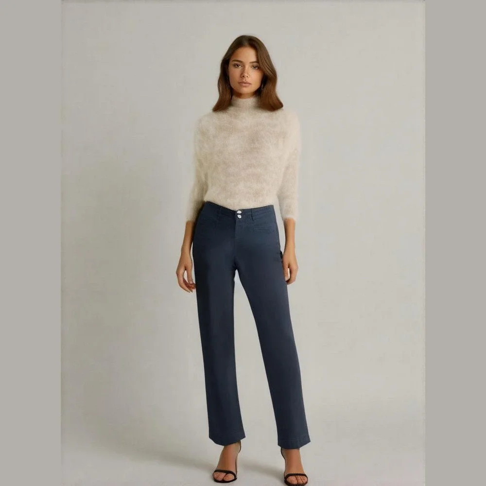 Eddie Bauer Women's Navy Blue Stretch Straight Leg Pants - Size 8 - Picture 1 of 10